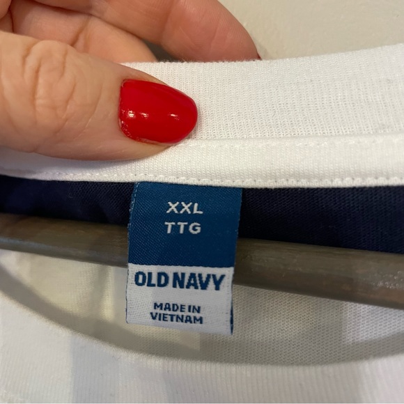 Ladies Old Navy striped tee- size XXL - Picture 3 of 4